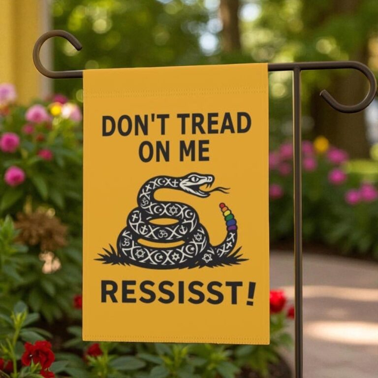 Don't Tread on Me Flag, Garden RESIST Slip-Sleeve